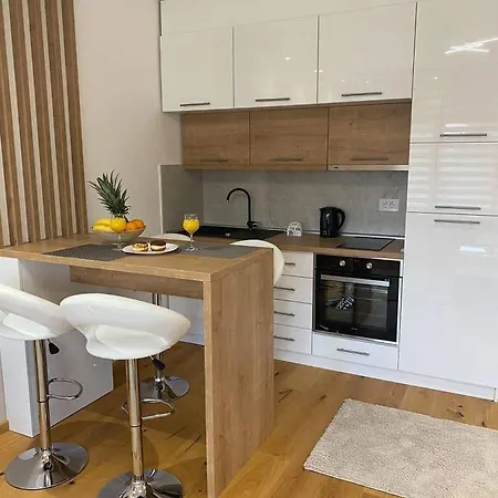 Jellenaa Apartment