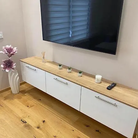 Jellenaa Διαμέρισμα Ζλάτιμπορ