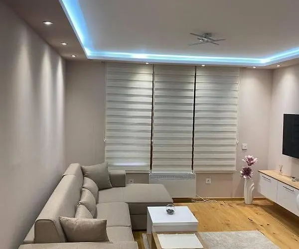 Jellenaa 즐라티보