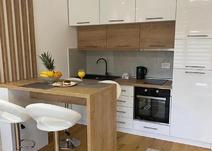 Jellenaa 즐라티보